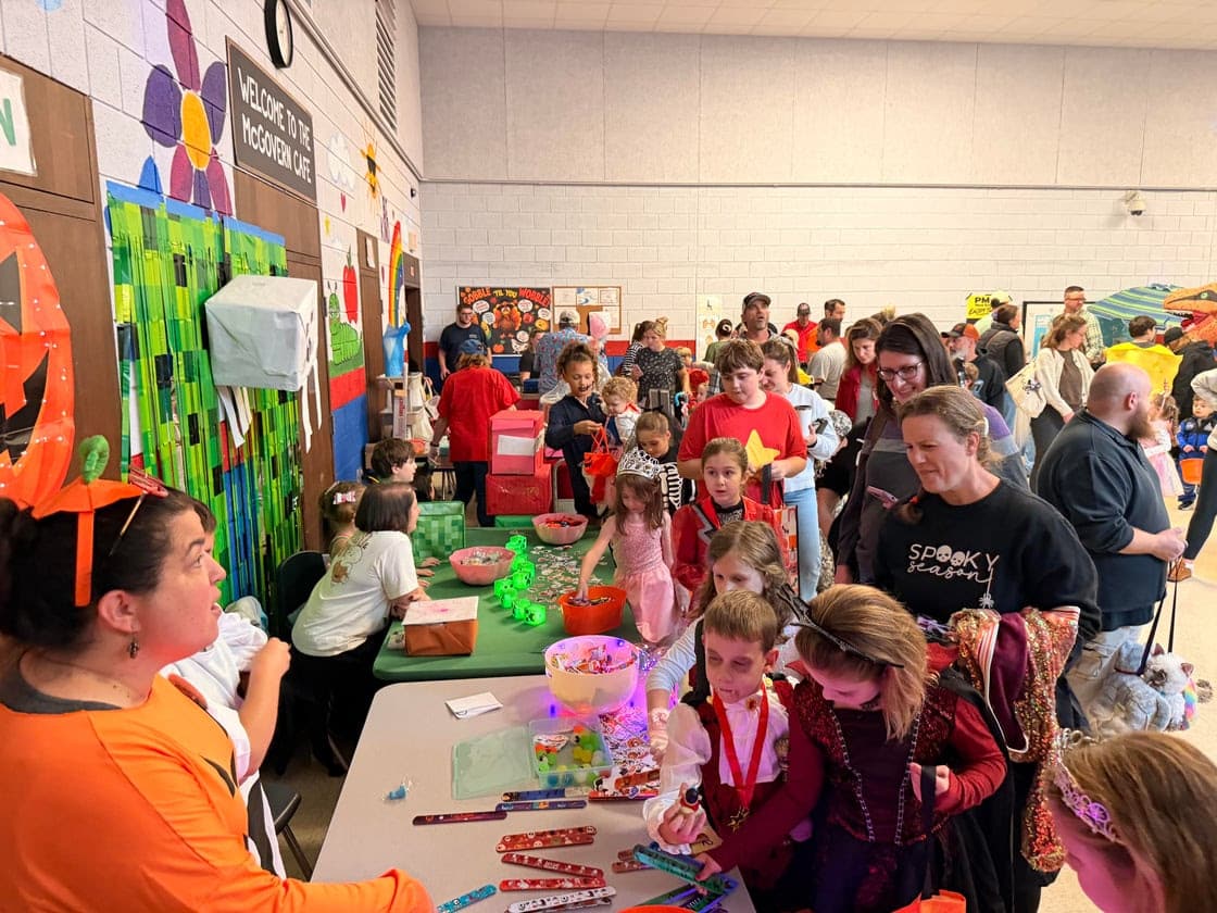 Medway Public Schools and the Medway Special Education Parent Advisory Council (SEPAC) hosted their third annual Trunk or Treat event on Friday, Oct. 16.